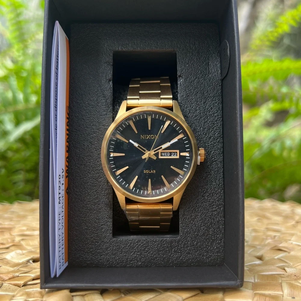 NWT Nixon Sentry Solar Stainless Steel All Gold/Black - Picture 2 of 11